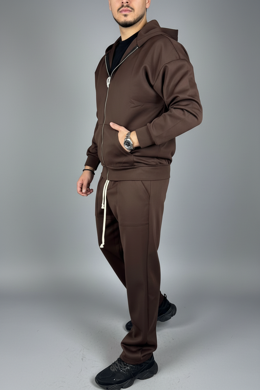 Tuta marrone lifestyle